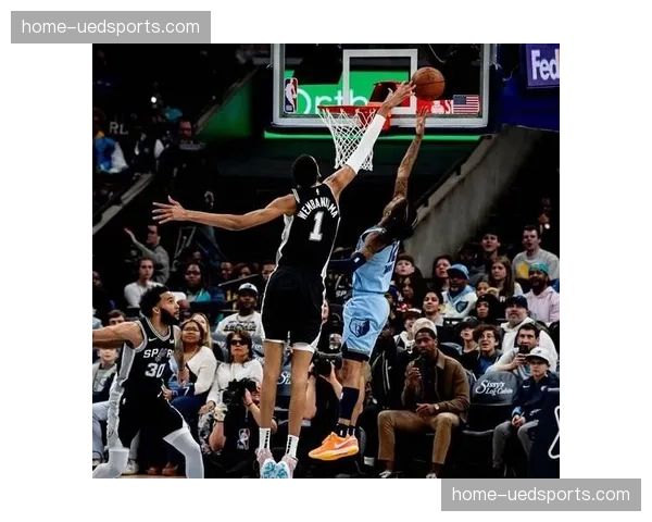 文班亚马三分命中率35.2% 马刺空间型内线定位逐渐清晰